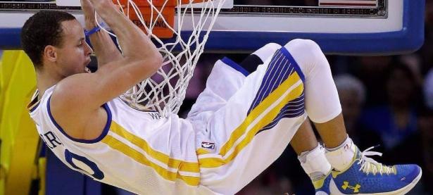 重返赛场引发热议！萨拉赫在公牛比赛中表现优异再创辉煌时刻