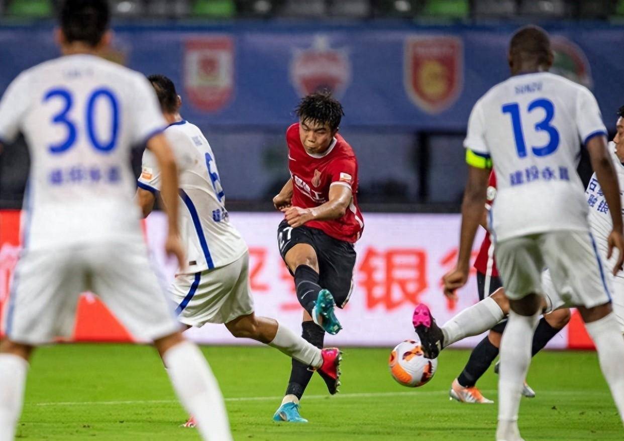 华尔沙尔联主场告捷,全力拼搏保级 华尔沙尔联主场告捷,全力拼搏保级